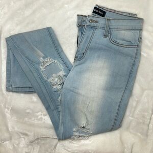 FASHION NOVA light wash jeans!